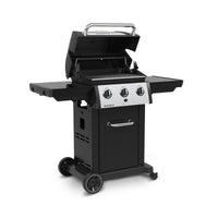 Broil King Monarch™ 320 Natural Gas Grill in Stainless Steel & Black - 834257|Gril à gaz naturel MonarchMC 320 en acier inoxydable et noir de Broil King - 834257