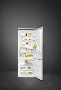 Smeg Portofino 16.2 Cu. Ft. Bottom-Freezer Refrigerator - FA490URX|Réfrigérateur Smeg Portofino de 16,2 pi3 à congélateur inférieur - FA490URX