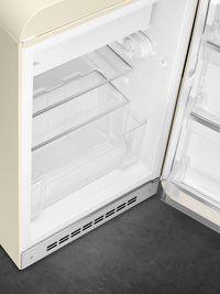 Smeg 4.31 Cu. Ft. Retro Compact Refrigerator - FAB10URCR3|Réfrigérateur compact Smeg rétro de 4,31 pi3 - FAB10URCR3