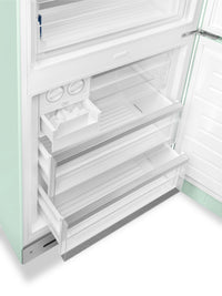 Smeg 18 Cu. Ft. Retro Bottom-Freezer Refrigerator - FAB38URPG|Réfrigérateur Smeg rétro de 18 pi3 à congélateur inférieur - FAB38URPG