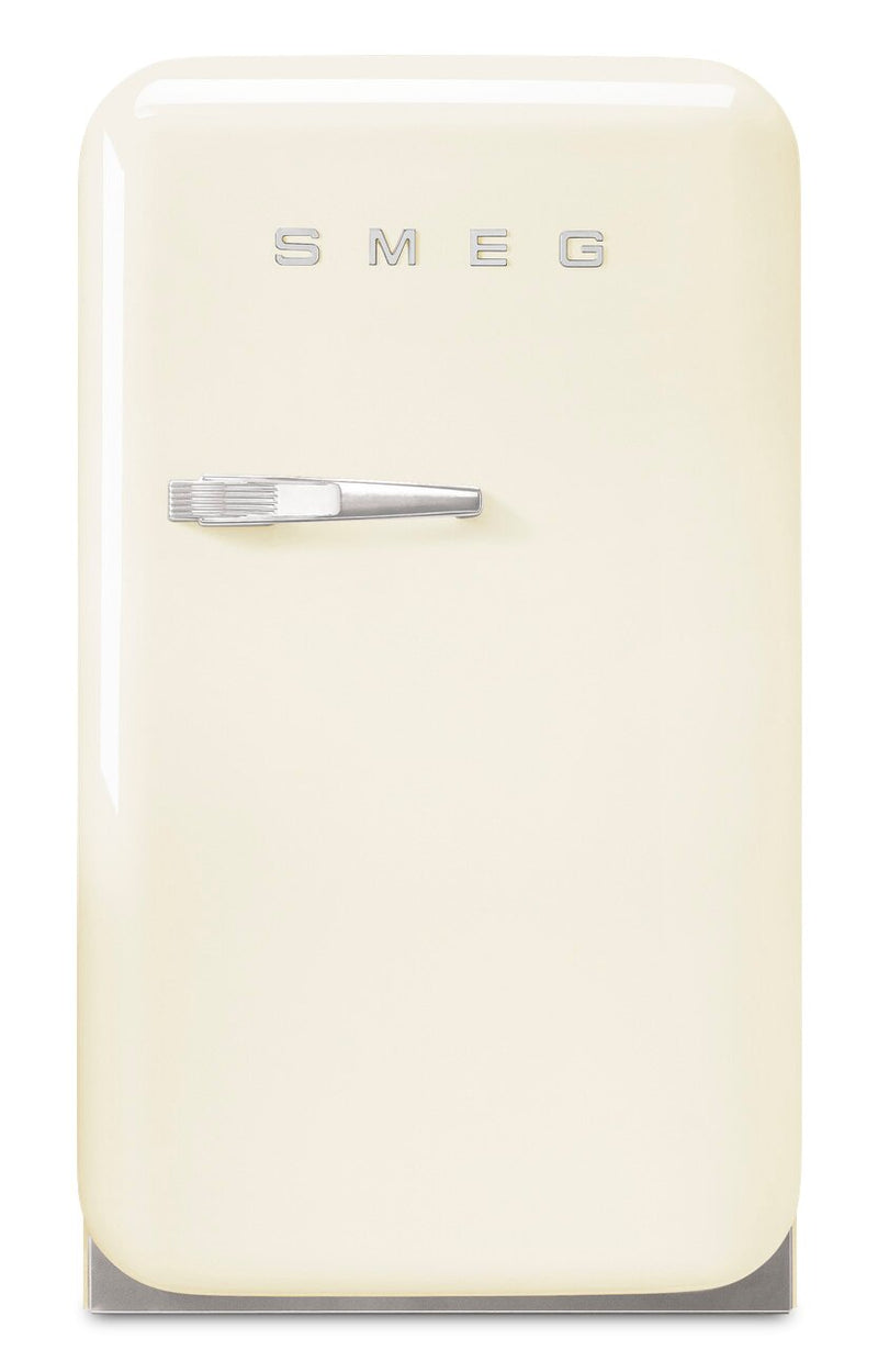 Smeg 1.5 Cu. Ft. Retro Compact Refrigerator - FAB5URCR3|Réfrigérateur compact Smeg rétro de 1,5 pi3 - FAB5URCR3