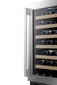 Hisense 5.4 Cu. Ft. 54-Bottle Wine Cooler with Wi-Fi and Reversible Door - Stainless Steel - HWS054N6SS | Refroidisseur à vin Hisense de 5,4 pi3 pour 54 bouteilles avec Wi-Fi et porte réversible - acier inoxydable - HWS054N6SS | HWS054NS