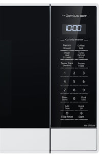 Panasonic 1.6 Cu. Ft. Countertop Microwave Oven - NNST75LWC | Four à micro-ondes de comptoir Panasonic de 1,6 pi3 - NNST75LWC | NNST75WC