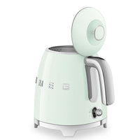 Smeg 0.8 L Mini Cordless Electric Kettle - KLF05PGUS|Mini bouilloire électrique Smeg sans fil de 0,8 l - KLF05PGUS