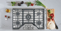 Café 30" Built-In 5-Burner Gas Cooktop - CGP95302MS1|Surface de cuisson à gaz encastrée Café de 30 po à 5 brûleurs - CGP95302MS1|CGP95301