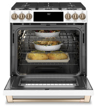 Café 30" Slide-In Dual-Fuel Convection Range - CC2S900P4MW2|Cuisinière hybride encastrée Café de 30 po à convection - CC2S900P4MW2|CC2S900W